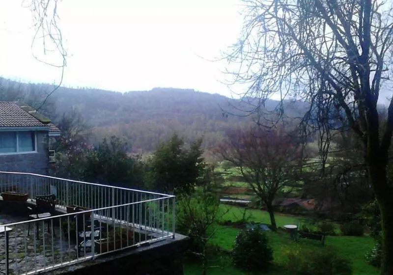 فندق ريفى Casa Rural O Pozo