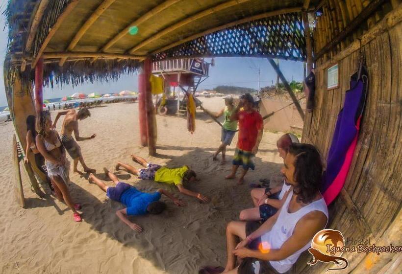 هاستل Iguana Beach House