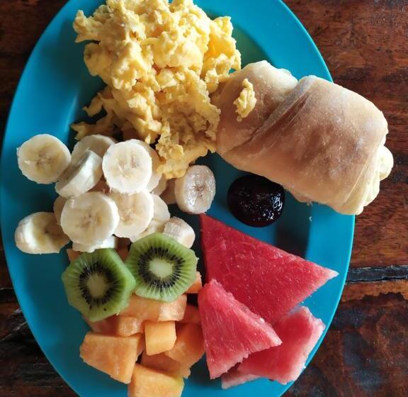 هاستل Iguana Beach House