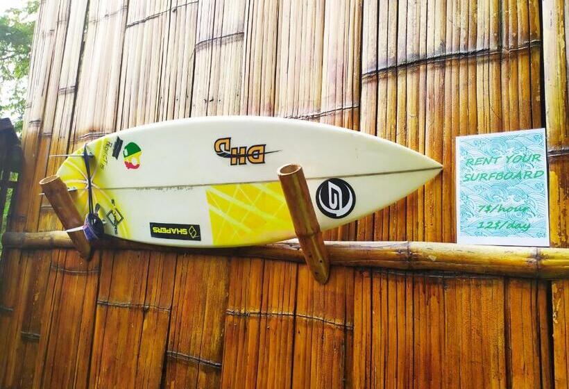 هاستل Iguana Beach House