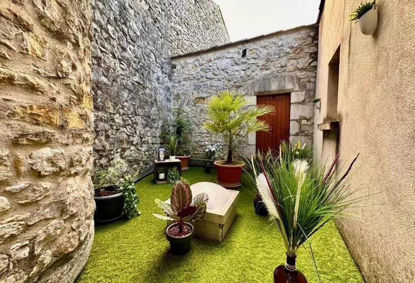 Aamiaismajoitus (B&B) Chambres D Hôtes Les Clapas