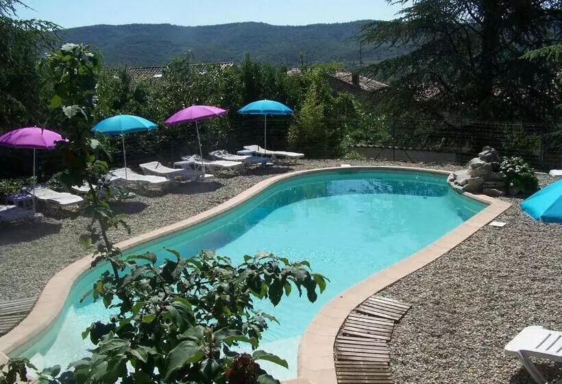 Aamiaismajoitus (B&B) Chambres D Hôtes Les Clapas