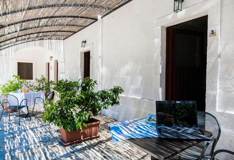 تختخواب و صبحانه Masseria Pozzo Di Luce