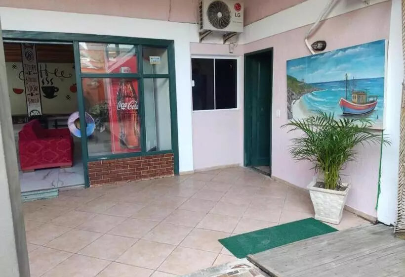 پانسیون Suites Malibu