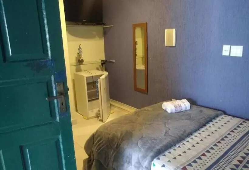 پانسیون Suites Malibu