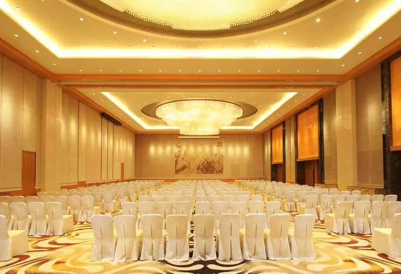 Отель Doubletree By Hilton Hangzhou East