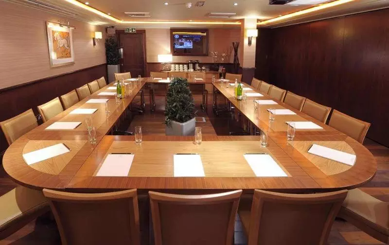 ホテル Ingliston Country Club