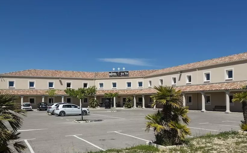 هتل Le Ya Tis