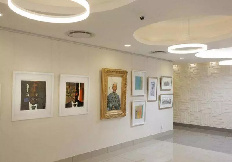 호텔 The Capital Empire