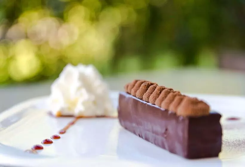 ホテル The Originals City, Hôtel Nîmes Costières, Ex Inter Hôtel