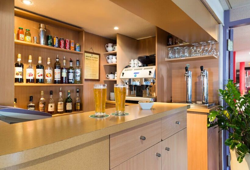 ホテル The Originals City, Hôtel Nîmes Costières, Ex Inter Hôtel