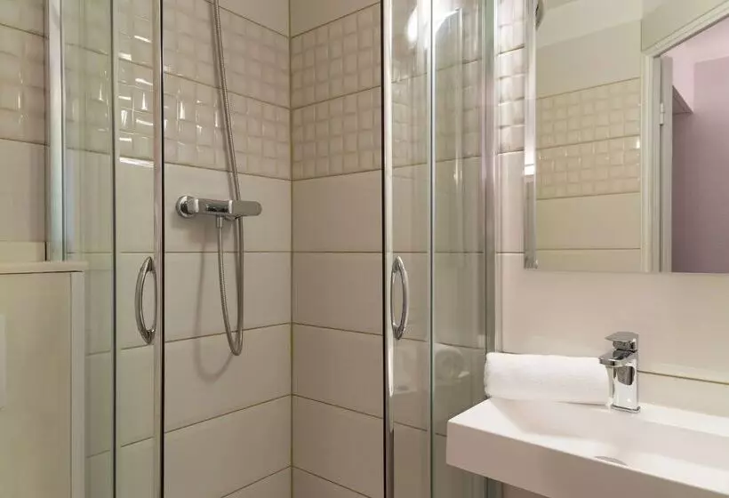 ホテル The Originals City, Hôtel Nîmes Costières, Ex Inter Hôtel