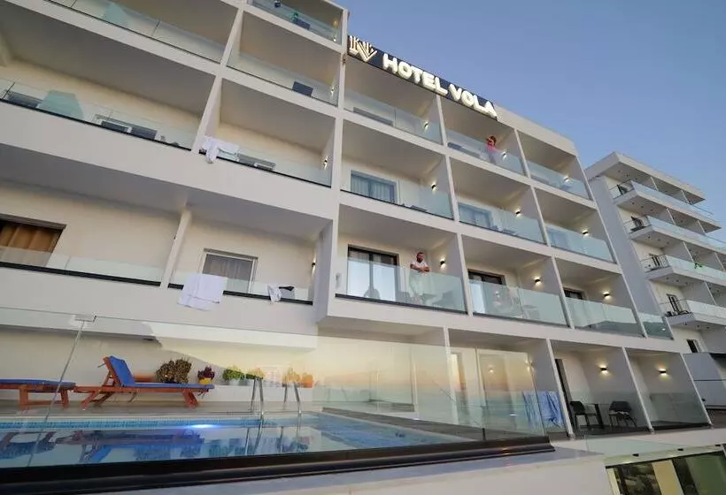 هتل Vola