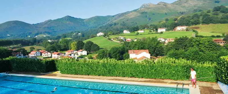 住所  Vvf Villages Sare