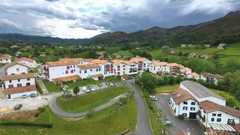 住所  Vvf Villages Sare