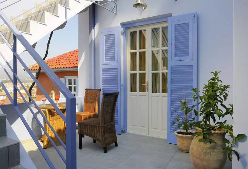 Chroma Design Hotel & Suites