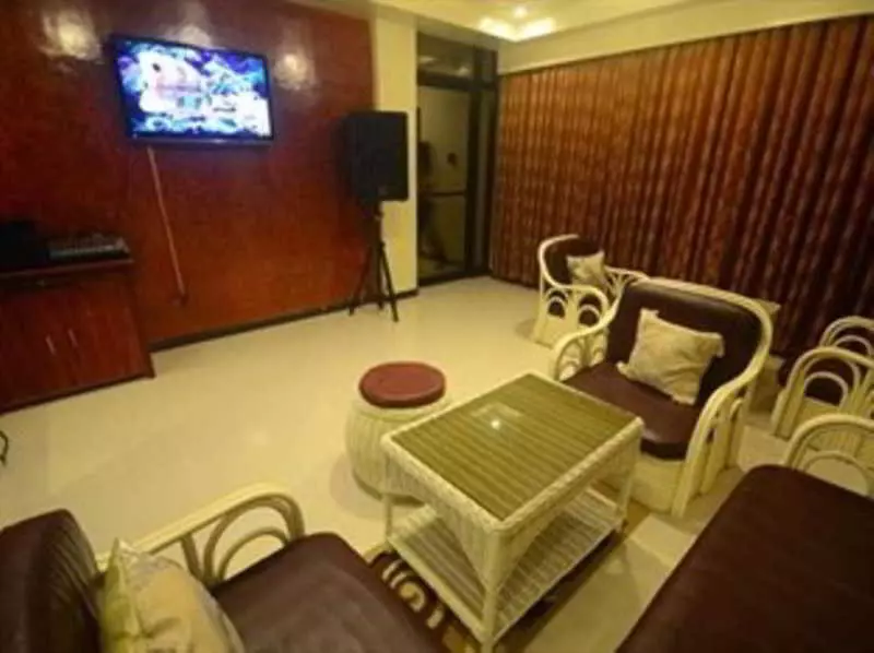 酒店 Aquari Travellers Inn