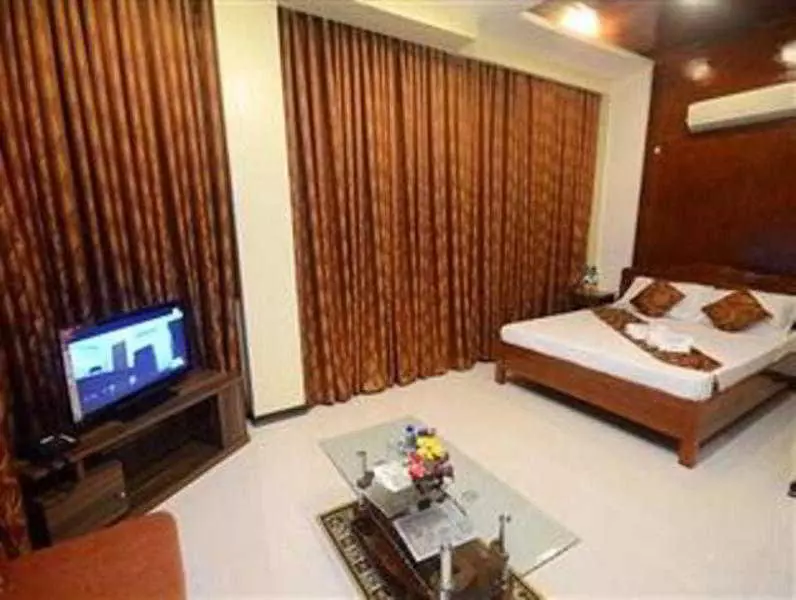 酒店 Aquari Travellers Inn