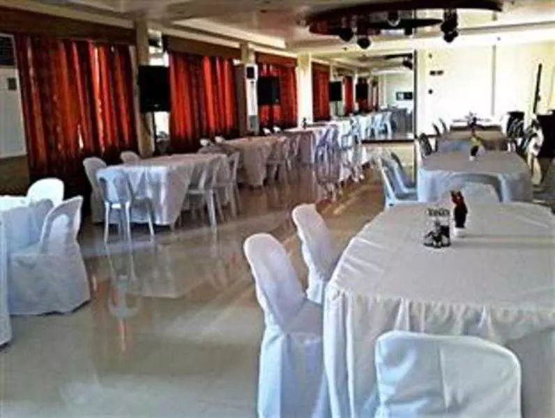 酒店 Aquari Travellers Inn