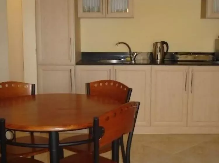 هتل British Resort Hurghada