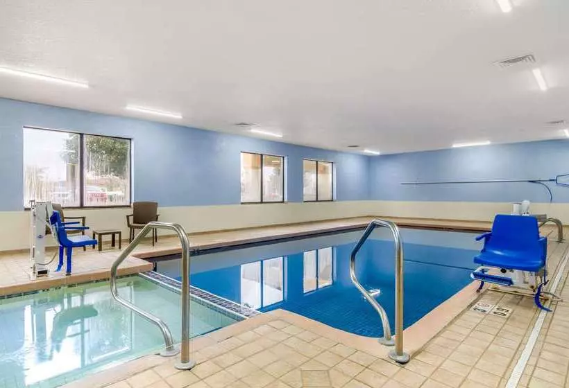 Отель Comfort Inn Ottawa