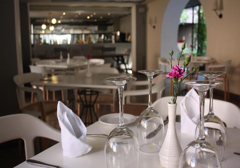 Flor De Mayo Boutique Hotel, Spa & Restaurant