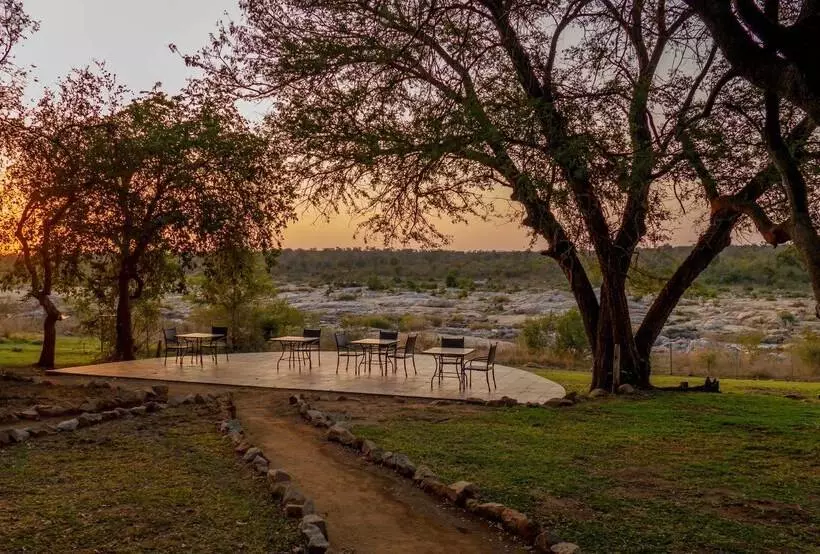 Отель Mjejane River Lodge