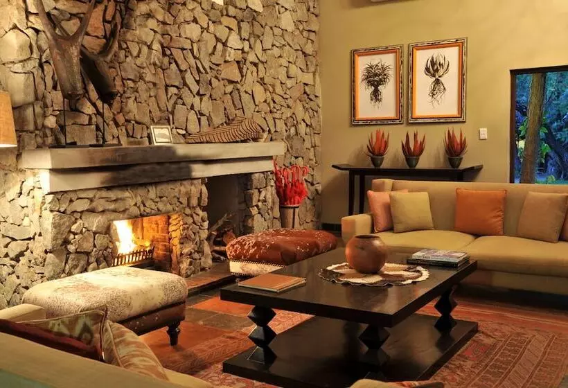 Отель Mjejane River Lodge