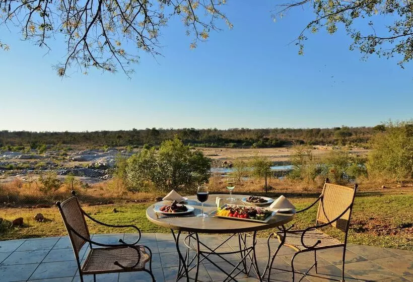 Отель Mjejane River Lodge