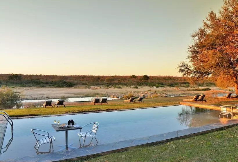 Отель Mjejane River Lodge