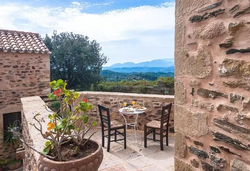 בית מלון כפרי Petropoulakis Tower