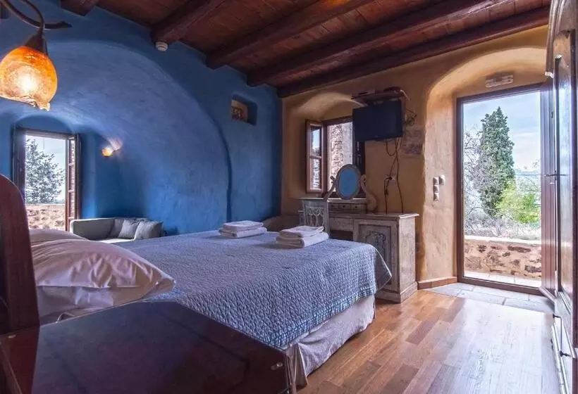 בית מלון כפרי Petropoulakis Tower