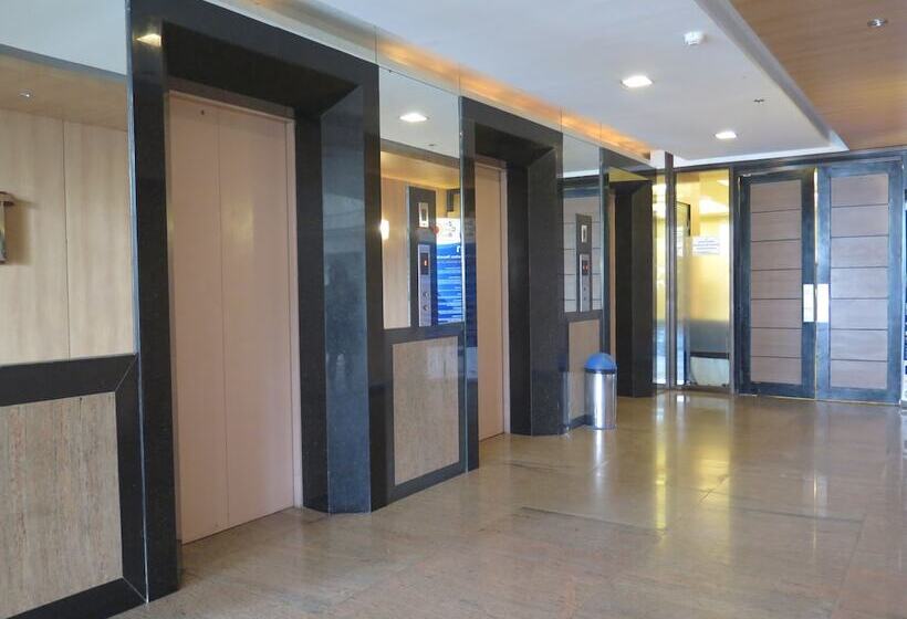 The Pinnacle Hotel And Suites