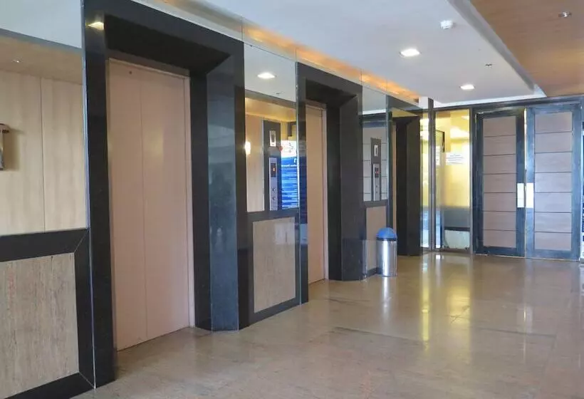 The Pinnacle Hotel And Suites