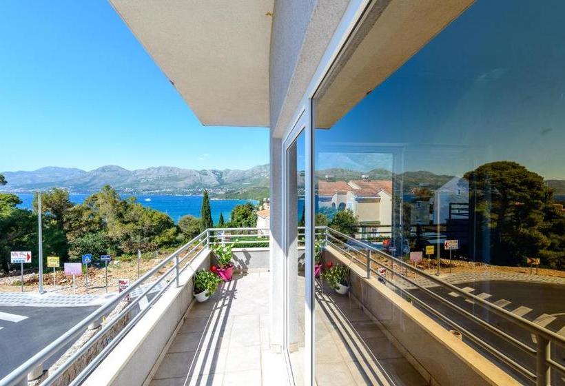 هتل Red Coral Apartments