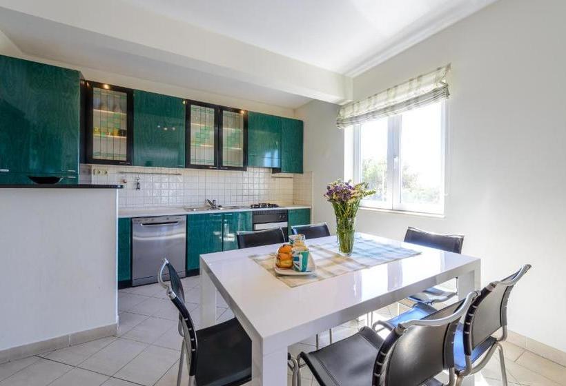 هتل Red Coral Apartments