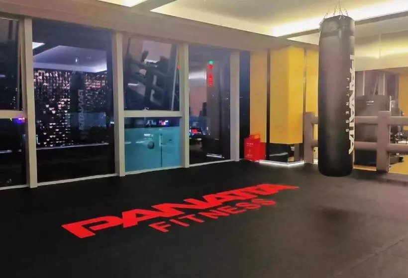 Sentosa Hotel Shenzhen Feicui Branch, Enjoy Tropical Swimming Pools And High Class Fitness Club