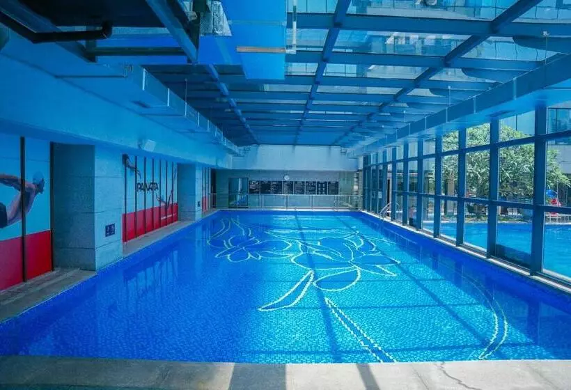 Sentosa Hotel Shenzhen Feicui Branch, Enjoy Tropical Swimming Pools And High Class Fitness Club