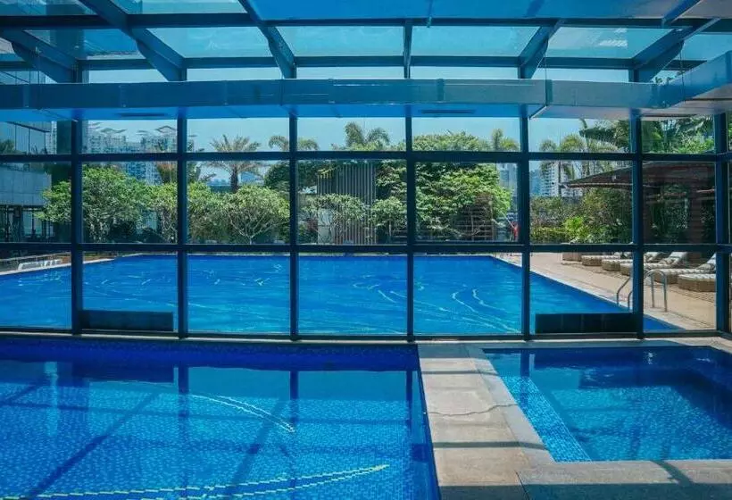Sentosa Hotel Shenzhen Feicui Branch, Enjoy Tropical Swimming Pools And High Class Fitness Club