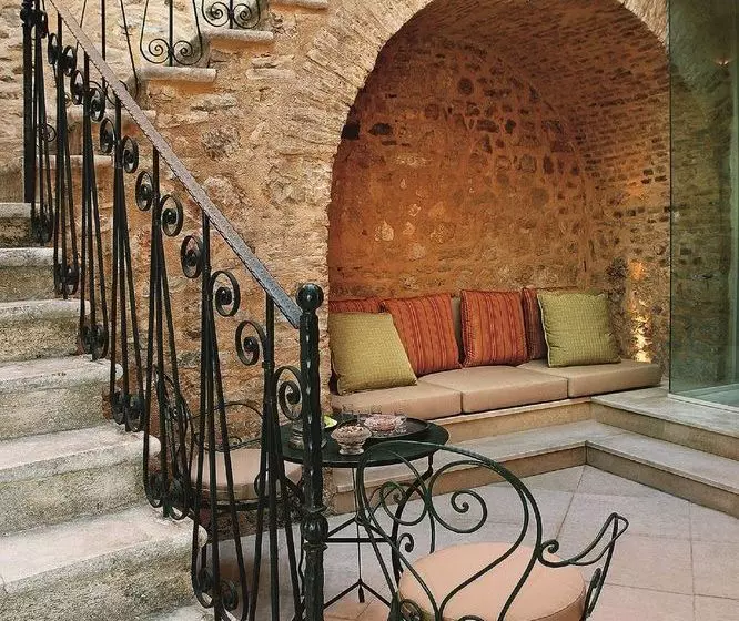 هتل The Captain S House Boutique