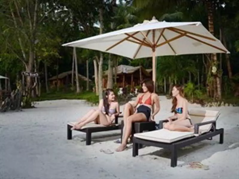هتل Tiki Beach Resort