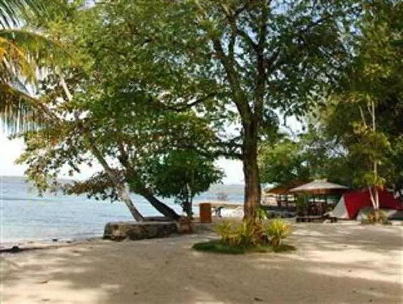 هتل Tiki Beach Resort
