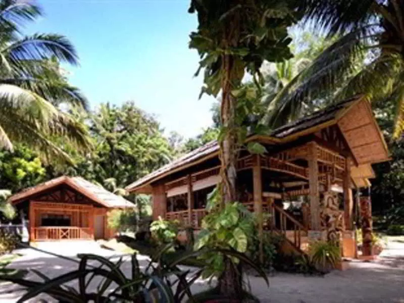 هتل Tiki Beach Resort