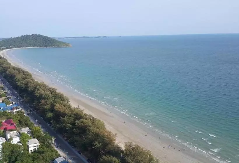 Отель The Oriental Tropical Beach At Vip Resort