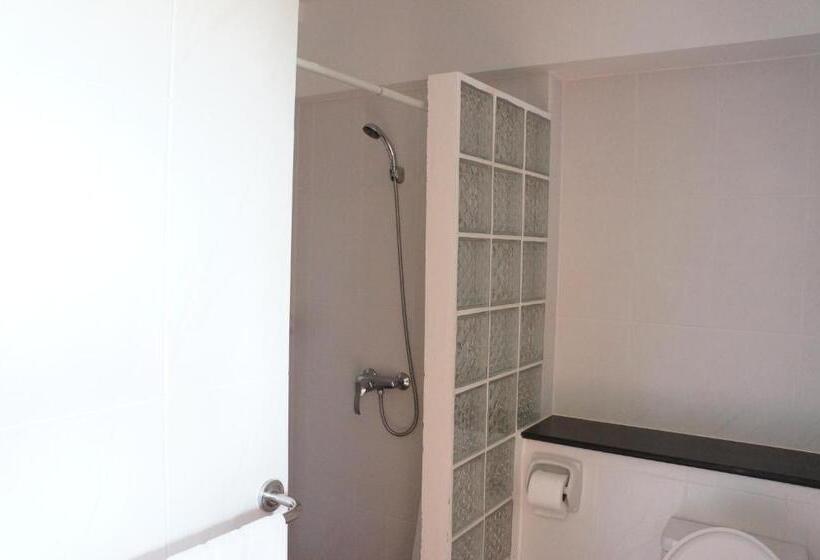 호텔 The Oriental Tropical Beach At Vip Resort