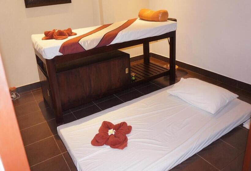 호텔 The Oriental Tropical Beach At Vip Resort