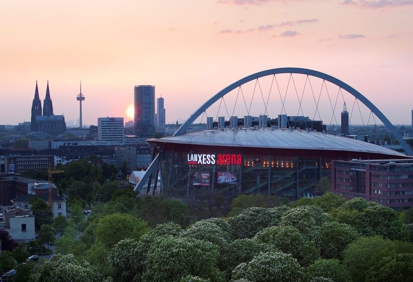 La Maison Hotel   Boardinghouse