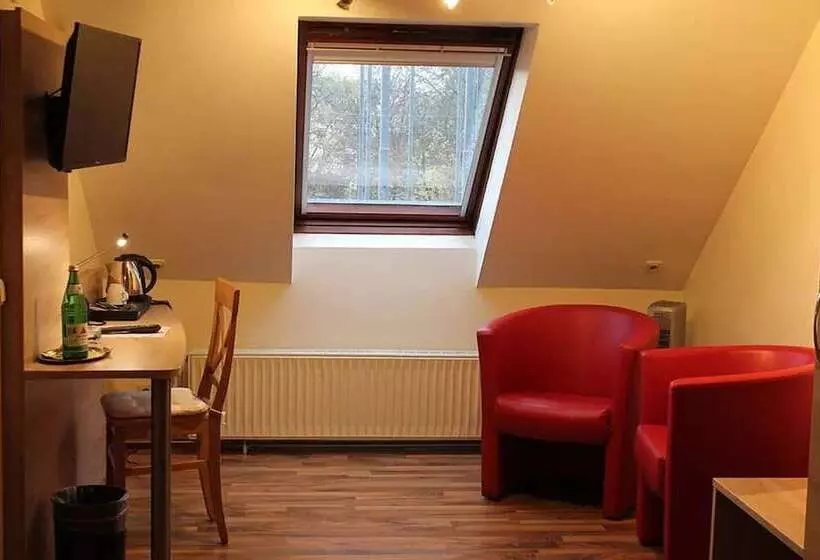 La Maison Hotel   Boardinghouse