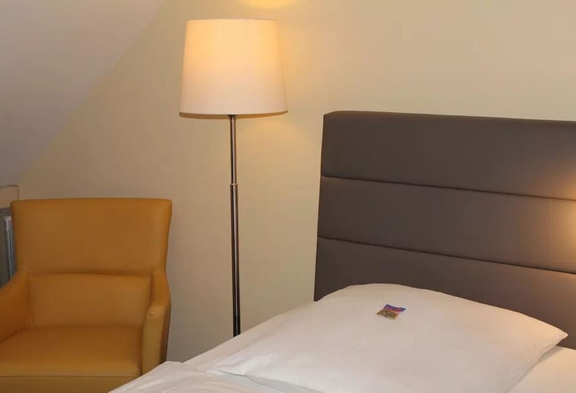 La Maison Hotel   Boardinghouse