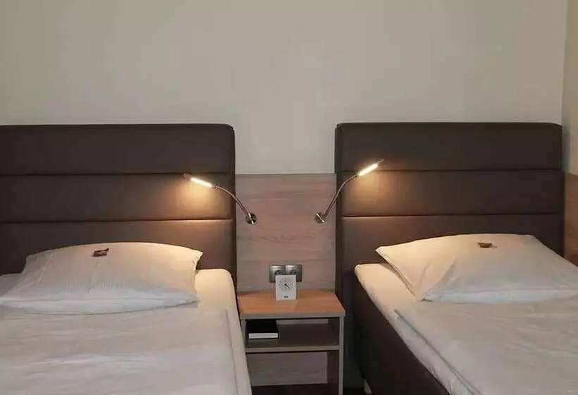 La Maison Hotel   Boardinghouse